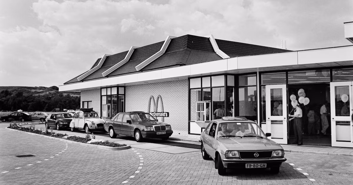 De eerste McDrive van Nederland, foto uit 1988
